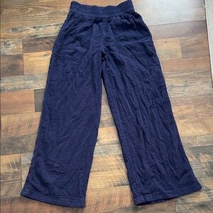 Woman’s Aerie Navy Blue Linen Pants